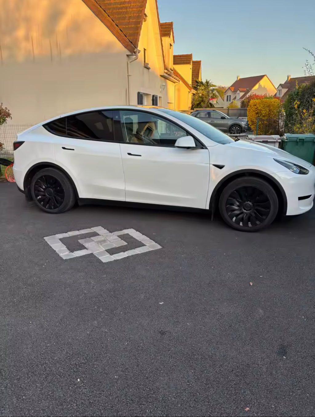 UK New Arrival !!! Tesla Model Y 4 x 19" Wheel Covers Turbine Hub Cap 2020-2024